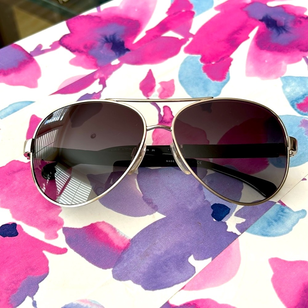 *FLASH SALE* • Authentic CHANEL Aviator Sunglasses •